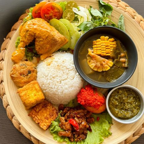 Ayam Geprek Melotot-Central Kitchen