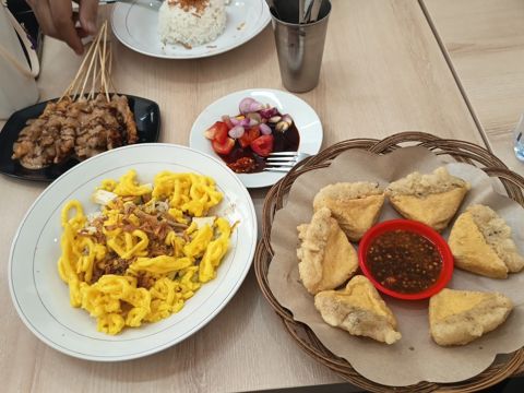 Sate Kambing Muda Nok Tegal, Gading Serpong