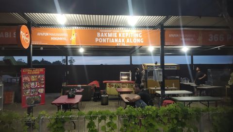 BAKMIE KEPITING PONTIANAK ALONG