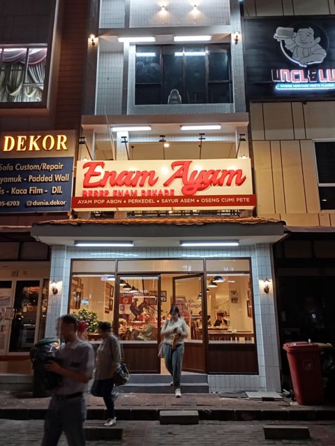 Enam Ayam Gading Serpong