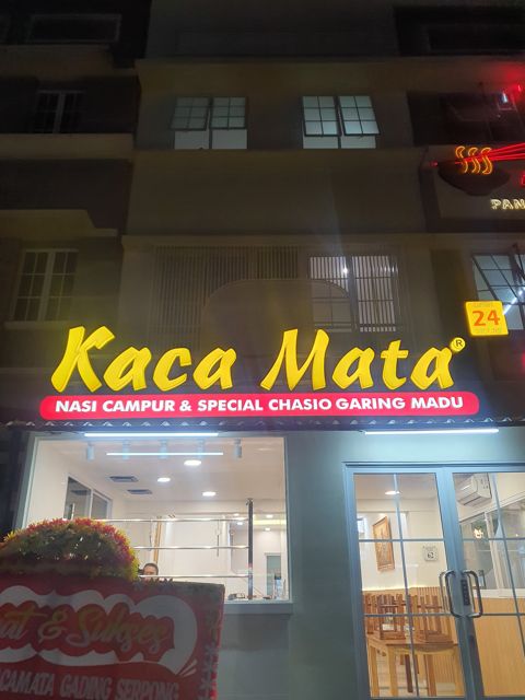 Nasi campur kacamata gading serpong